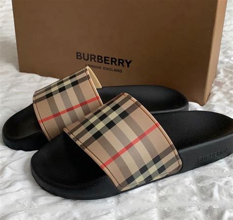 claquette burberry|burberry signatures for men.